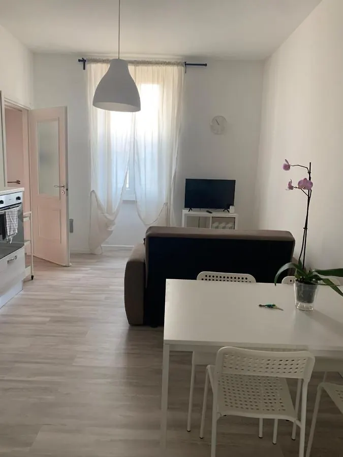 Casa 8 Giugno Apartment Melegnano